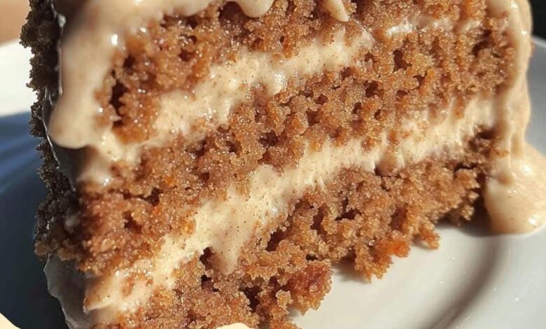 Honeybun Carrot Cake with Cheesecake Filling & Cinnamon Cream Cheese Icing 🥕🍯🍰